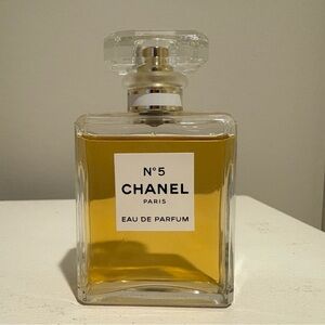 CHANEL No. 5 Eau de Parfum with Gold Hue